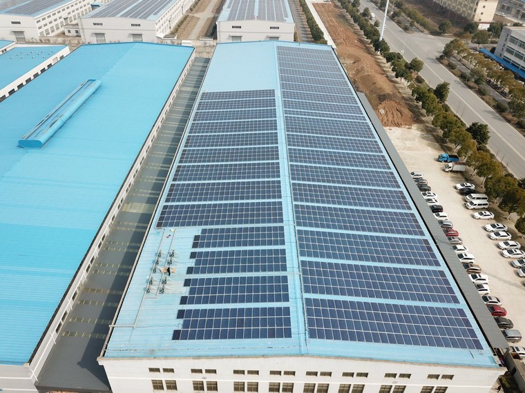 太陽能板的工作原理是怎樣的,太陽能發(fā)電板是什么原理